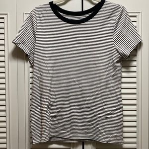 Old navy tee